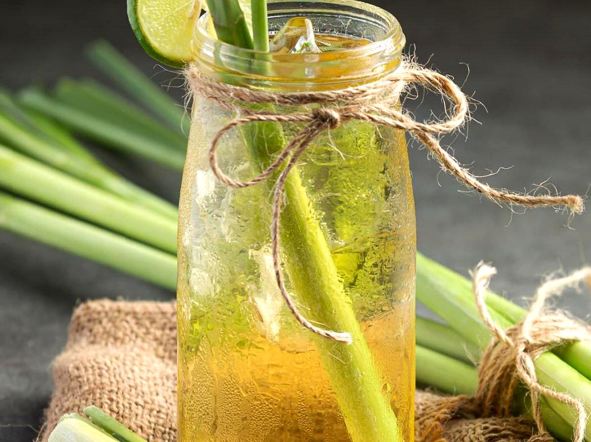 Exploring the Uses of Lemongrass Essential Oil